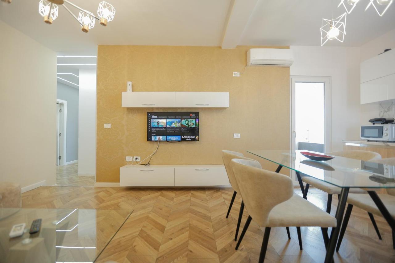 Miku Apartments-Luxury City View At Wilson Square Tirana Kültér fotó