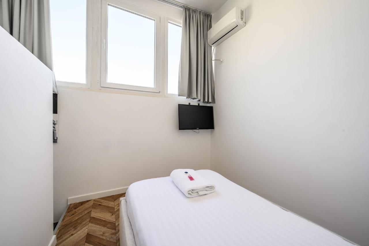 Miku Apartments-Luxury City View At Wilson Square Tirana Kültér fotó