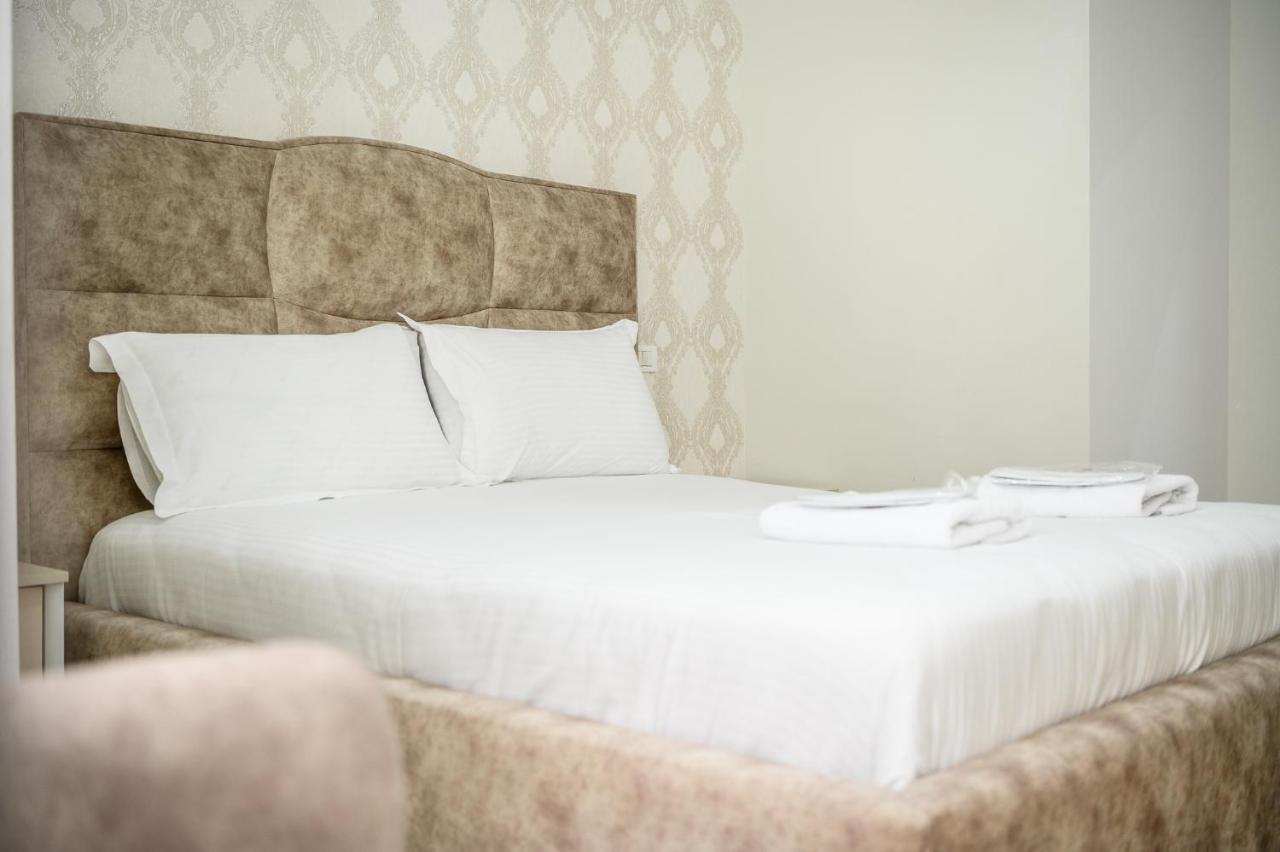 Miku Apartments-Luxury City View At Wilson Square Tirana Kültér fotó